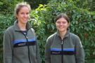 Sofie Vornberger (li) und Paulina Kusch im Freiwilligen Ökologischen Jahr 2020/2021
